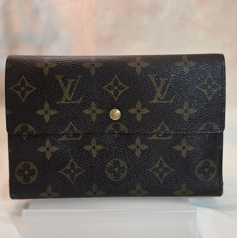 Louis Vuitton Monogram Pochette Trifold Passport Wallet